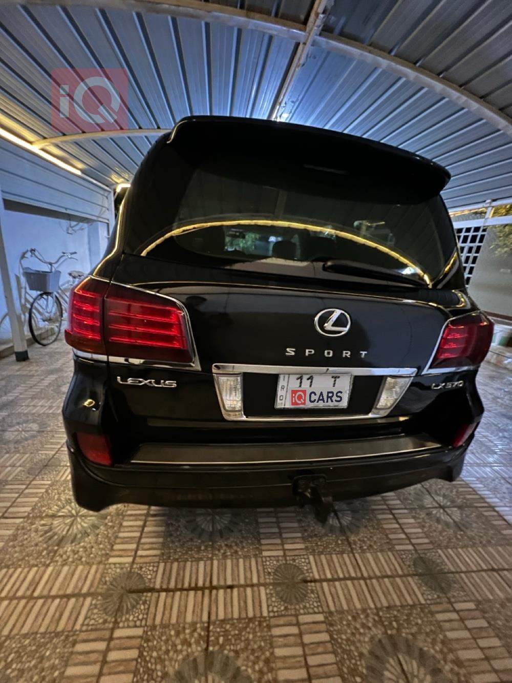 Lexus LX